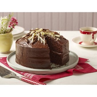 Betty Crocker Devil's Food Chocolate Cake Mix 425g image number 3