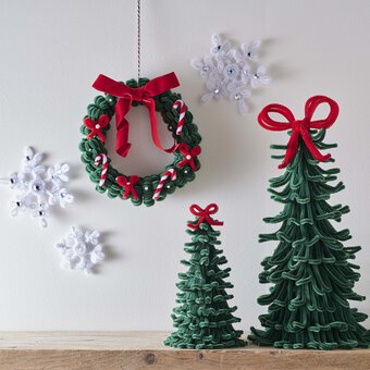 3 Pipe Cleaner Christmas Crafts