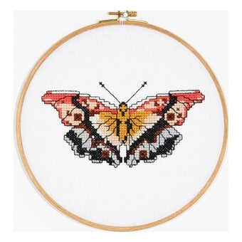 FREE PATTERN DMC Butterfly Lily Cross Stitch 0085 image number 2