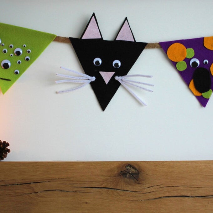 How to Make Felt Halloween Bunting image number 1
