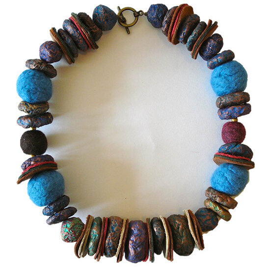 How to Make Wet Felt Beads image number 1