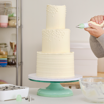How to Use Cake Dowels