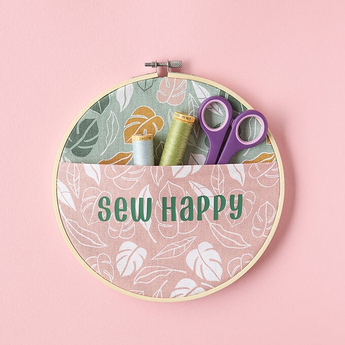 Cricut: How to Make Embroidery Hoop Storage with Iron-On Vinyl Scraps image number 1