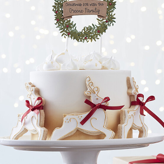 How to Make a Gold Ombre Cake image number 1