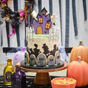How to Make a Halloween Haunted House Cake