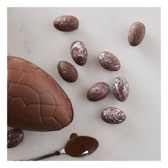 https://www.hobbycraft.co.uk/dw/image/v2/BHCG_PRD/on/demandware.static/-/Sites-hobbycraft-uk-master/default/dwd6b1bc8a/images/large/667746_1000_2_-chocolate-mould-3-pieces-mini-small-eggs-easter-baking.jpg?sw=340&q=85
