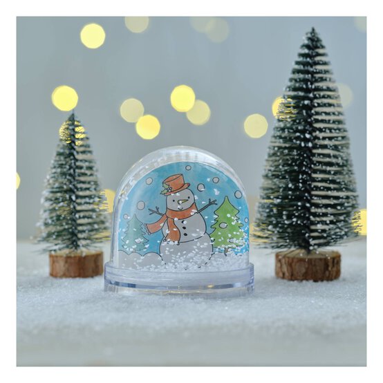 Make Your Own Christmas Snow Globe image number 1