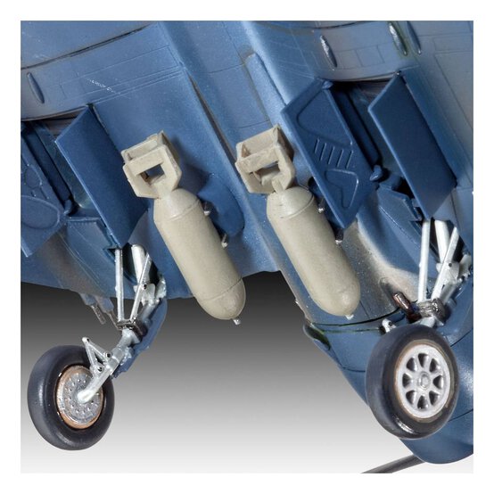 Revell F4U-4 Corsair Model Kit 1:72 image number 3