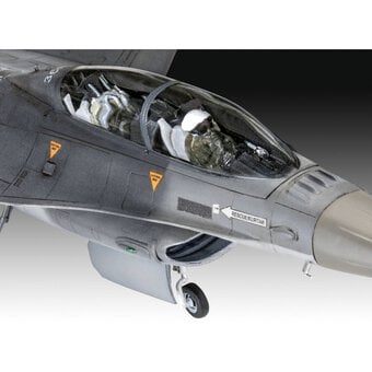 Revell F-16D Tigermeet 2014 Model Kit 1:72 image number 3