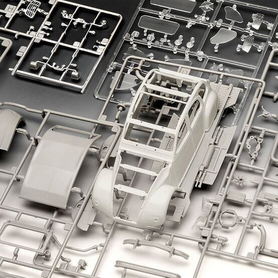 Revell James Bond Citroen 2CV Model Set 1:24 image number 4