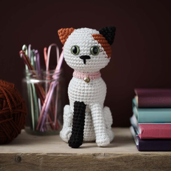How to Crochet an Amigurumi Cat image number 1
