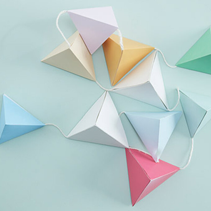 How to Make Origami Garlands image number 1
