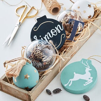 Cricut: How to Make Personalised Christmas Decorations