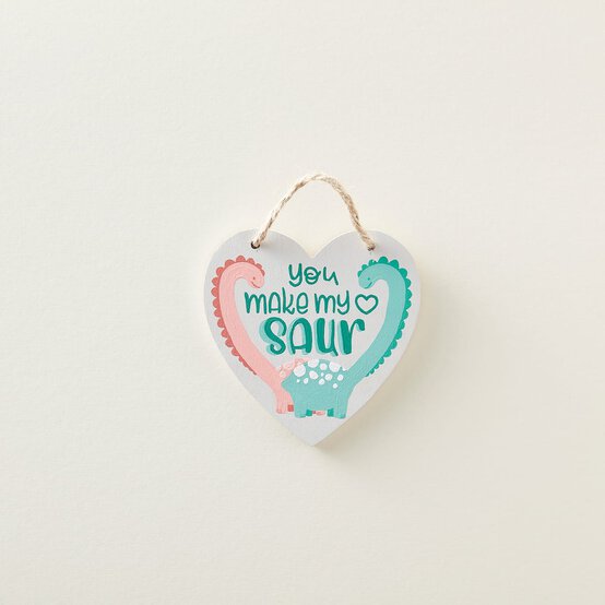 How to Make a Dinosaur Themed Wooden Heart Decoration image number 1