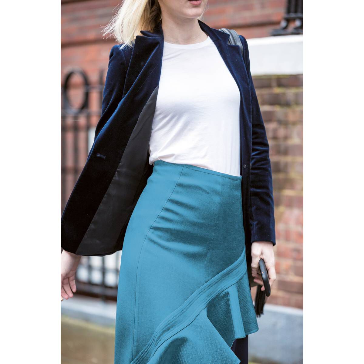 Dylon Paradise Blue Hand Wash Fabric Dye 50g Hobbycraft