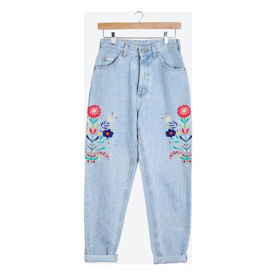 FREE PATTERN DMC Floral Bouquet Embroidery 0187 image number 2