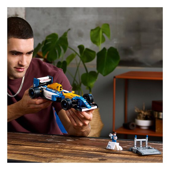 LEGO Icons Williams Racing FW14B and Nigel Mansell image number 4