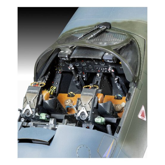 Revell Hawker Hunter T.7-1.7A Model Kit 1:32 image number 3