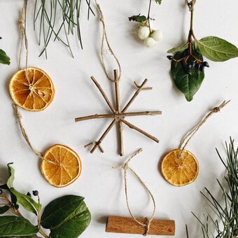 How to Make Natural Christmas Decorations