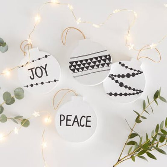 How to Make Black and White Mache Baubles image number 1