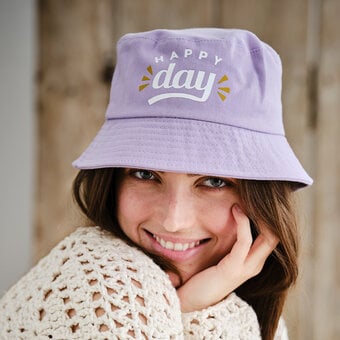 Cricut: How to Personalise a Hat with Iron-On