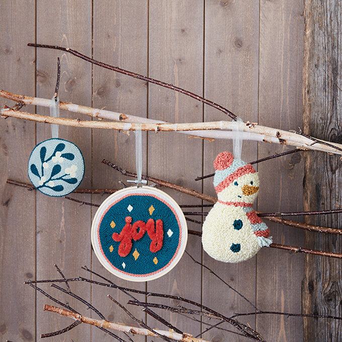 How to Make Punch Needle Christmas Decorations image number 1