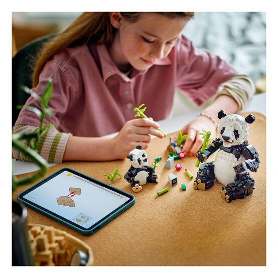 LEGO Creator 3 in 1 Wild Animals Panda Family image number 3