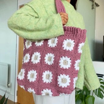 How to Crochet a Granny Square Flower Tote Bag