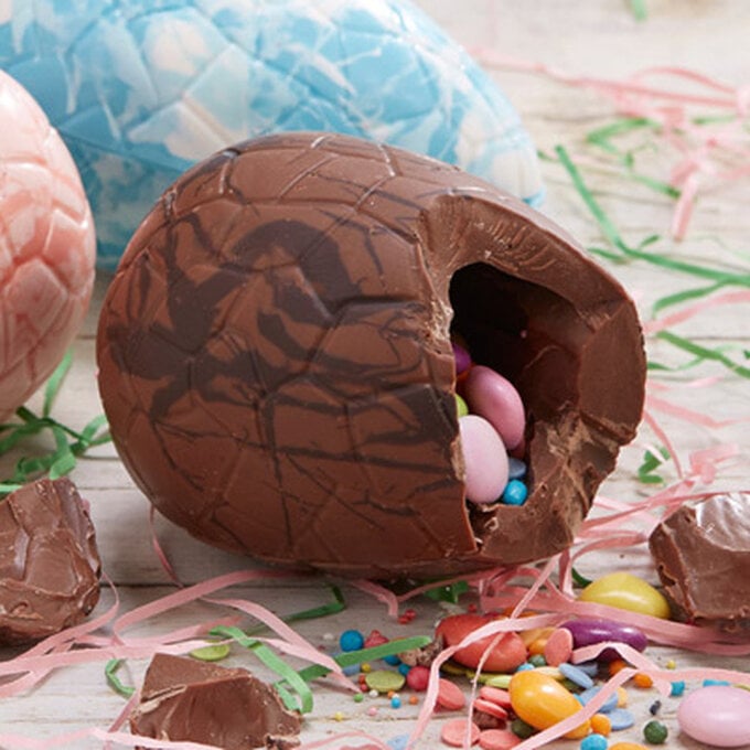 How to Make Chocolate Pinata Easter Eggs image number 1