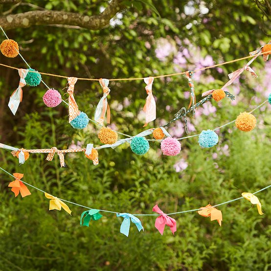 6 Garlands to Make Using Craft Scraps image number 1