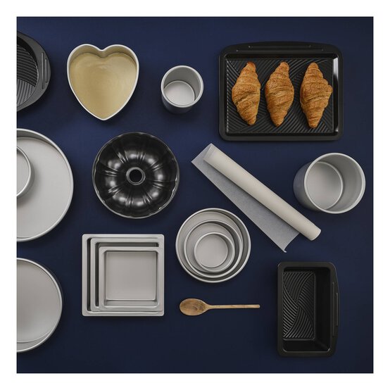 Whisk Non-Stick Carbon Steel Flute Tin image number 3