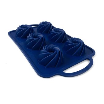 Whisk Mini Fluted Wireframed Silicone Bakeware image number 3