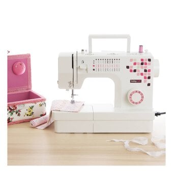 Hobbycraft 32S Sewing Machine, Threads and Scissors Bundle image number 2