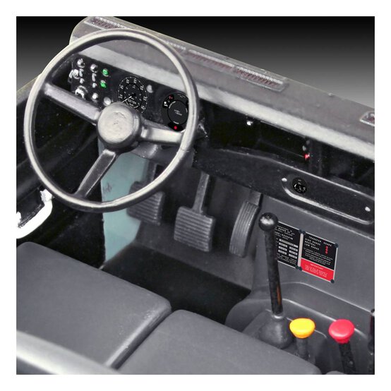 Revell Land Rover Series III Model Kit 1:24 image number 5