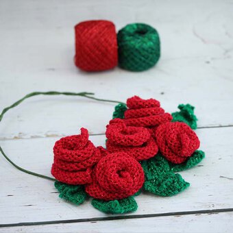 How to Knit a Christmas Crown