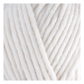Women’s Institute Cream Soft and Chunky Yarn 100g