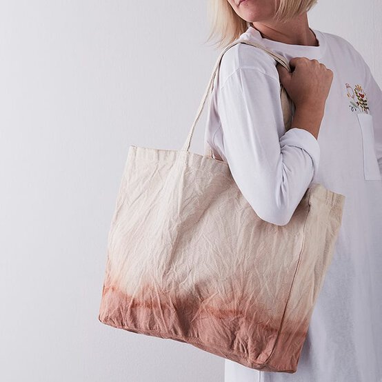 How To Make a Natural Dye Ombre Bag image number 1