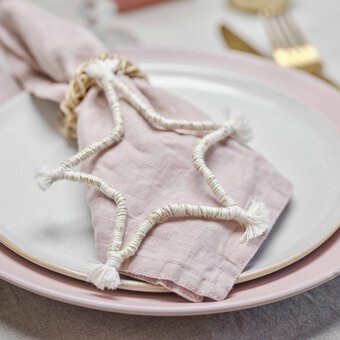 How to Make Yarn Wrapped Stars