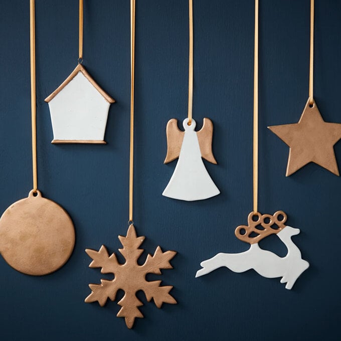 How to Make Gold Ceramic Christmas Decorations image number 1