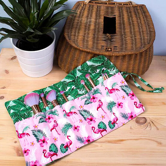 How to Sew a Tropical Brush Roll image number 1