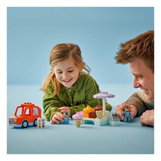 LEGO DUPLO Ice Cream Trip with Bluey image number 4
