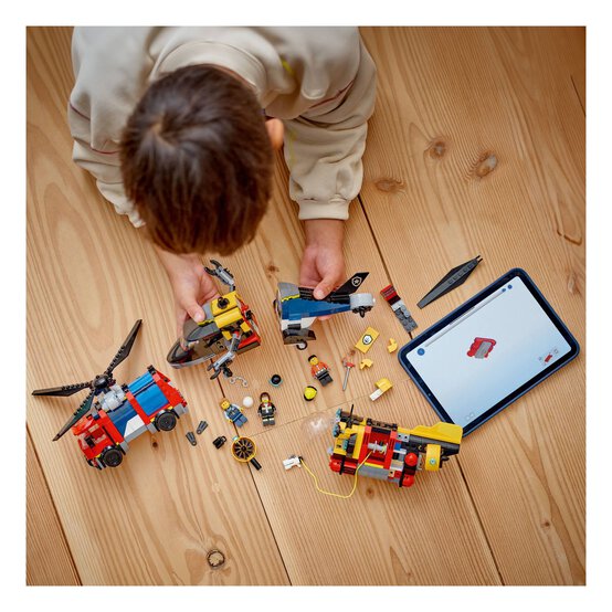LEGO City Helicopter, Fire Truck and Submarine Remix image number 3