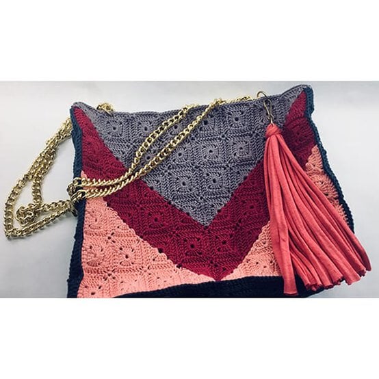 How to Crochet a Granny Square Handbag image number 1