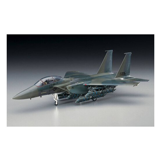 Hasegawa F-15E Strike Eagle Model Kit 1:72 image number 2