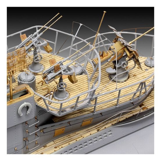 Revell German Submarine Type VII C-41 Model Kit 1:72 image number 3