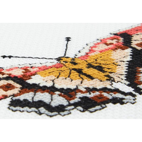 FREE PATTERN DMC Butterfly Lily Cross Stitch 0085 image number 5