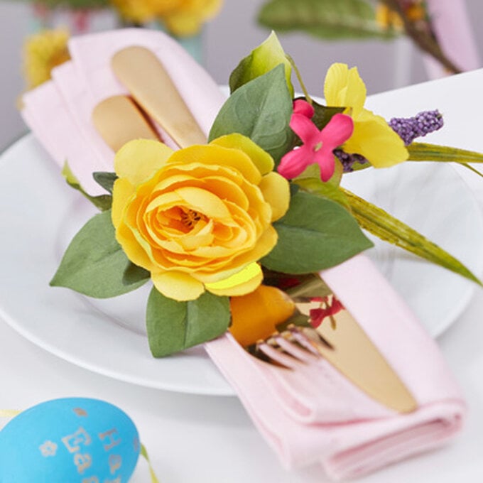 How to Make Floral Napkin Rings image number 1