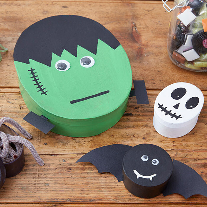 How to Make Halloween Treat Boxes | Hobbycraft