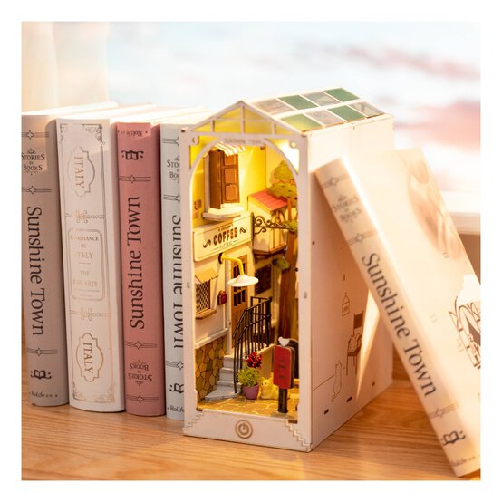 Rolife Sunshine Town DIY Book Nook image number 3