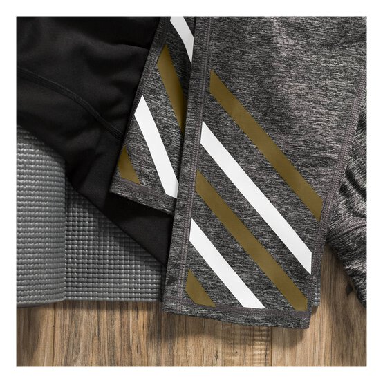 Cricut Gold Sportflex Iron-On 12 x 24 Inches image number 2